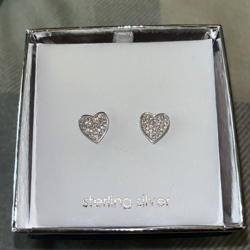 New in box Devin Rose New York Earrings